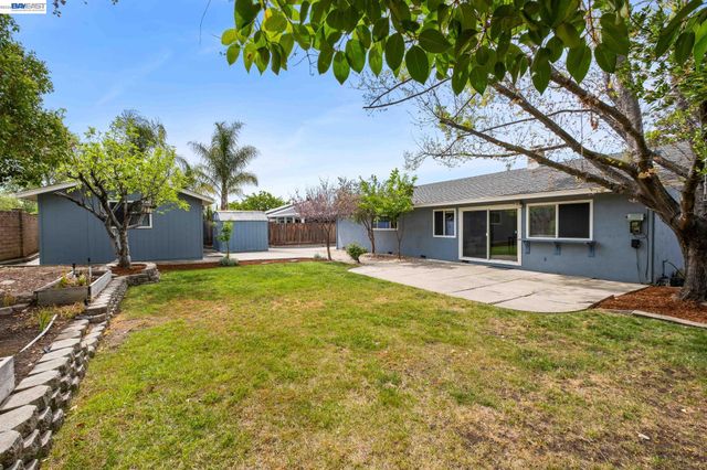 1166 Killarney St., Livermore, CA 94550