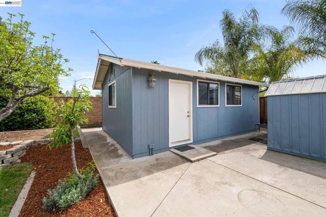 1166 Killarney St., Livermore, CA 94550