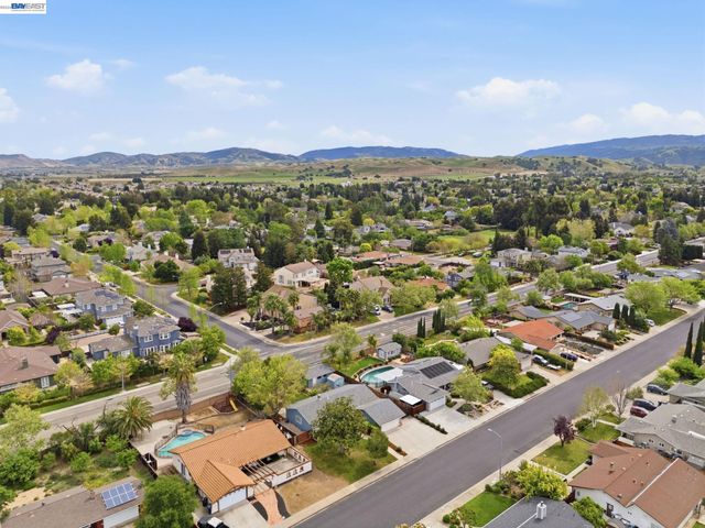 1166 Killarney St., Livermore, CA 94550