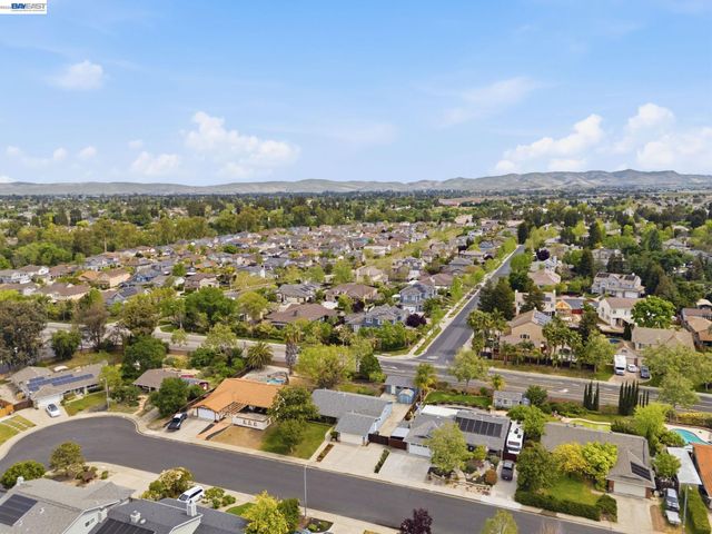 1166 Killarney St., Livermore, CA 94550