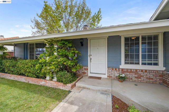 1166 Killarney St., Livermore, CA 94550