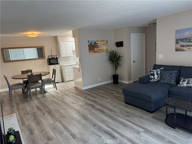 11138 Aqua Vista, Studio City, CA 91602
