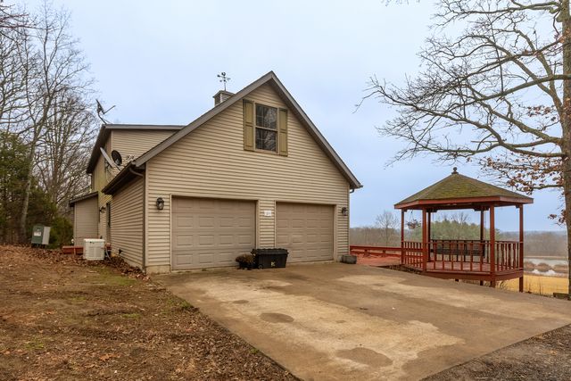 1870 N Lick Creek Road, Goreville, IL 62939