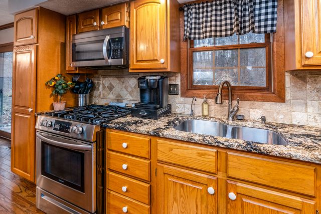 1870 N Lick Creek Road, Goreville, IL 62939