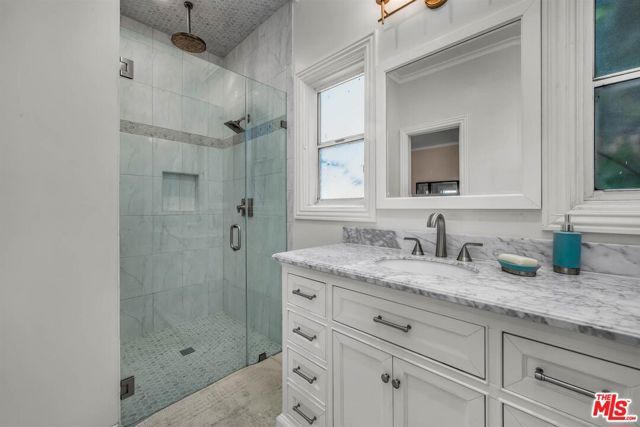 10736 Ashton Avenue, Los Angeles, CA 90024