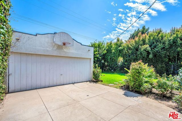 10736 Ashton Avenue, Los Angeles, CA 90024