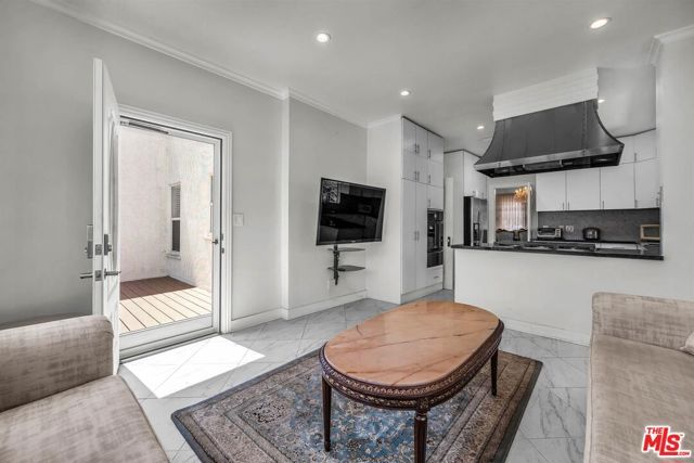 10736 Ashton Avenue, Los Angeles, CA 90024