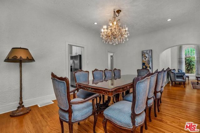 10736 Ashton Avenue, Los Angeles, CA 90024