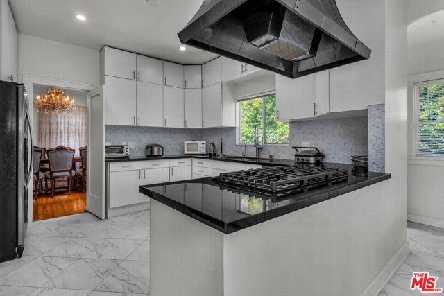 10736 Ashton Avenue, Los Angeles, CA 90024