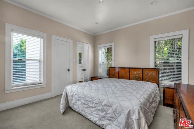 10736 Ashton Avenue, Los Angeles, CA 90024