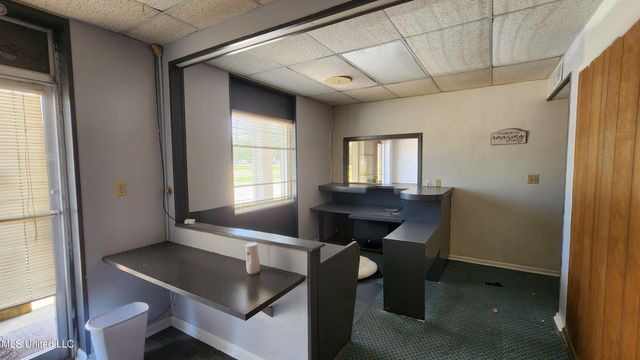 184 Sgt Prentiss Drive, Natchez, MS 39120