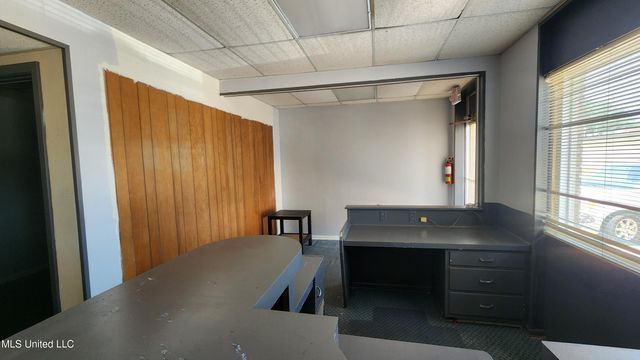 184 Sgt Prentiss Drive, Natchez, MS 39120