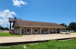 184 Sgt Prentiss Drive, Natchez, MS 39120
