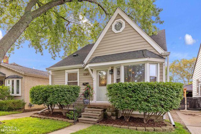 2189 Hollywood Avenue, Grosse Pointe Woods, MI 48236