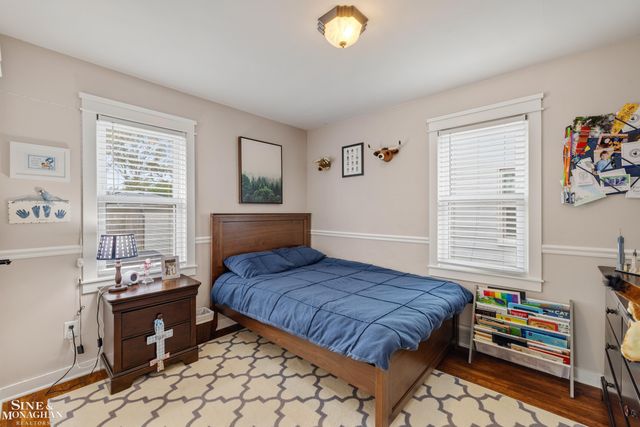 2189 Hollywood Avenue, Grosse Pointe Woods, MI 48236