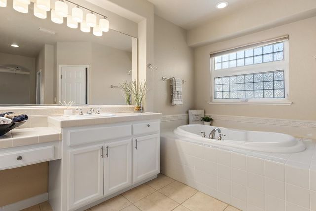 5631 Tufts St, Davis, CA 95618