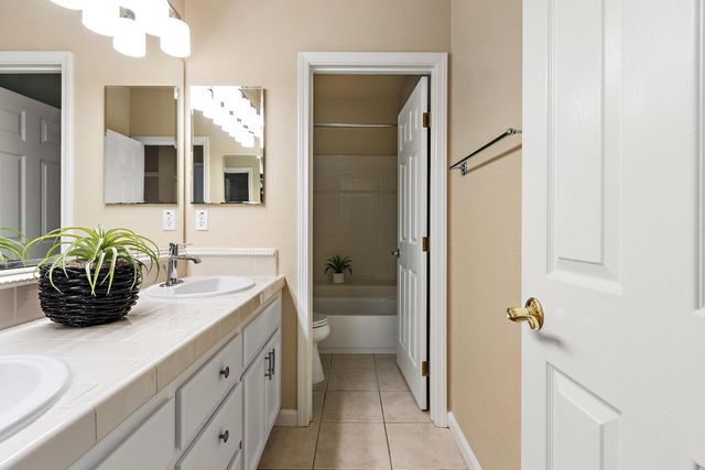 5631 Tufts St, Davis, CA 95618