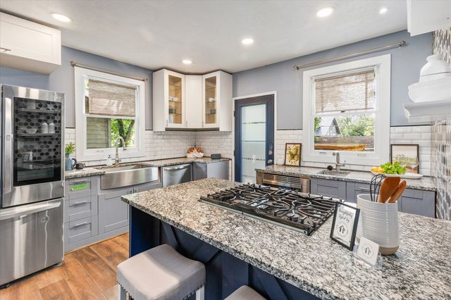 830 Euclid Avenue, Des Moines, IA 50313
