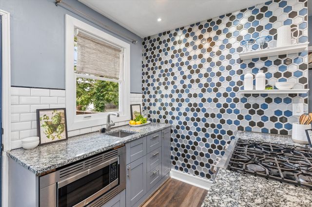 830 Euclid Avenue, Des Moines, IA 50313