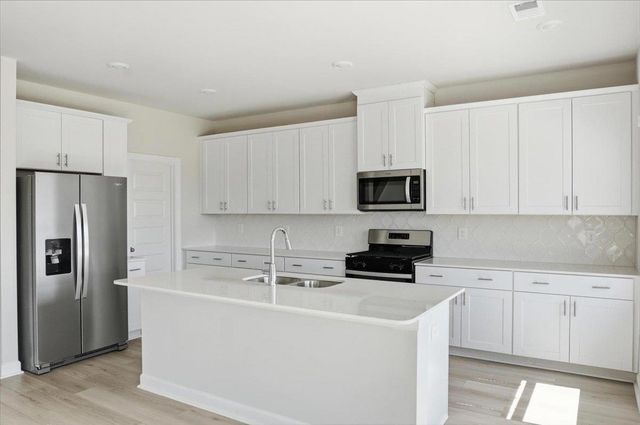 1565 Erindale Drive, Wellford, SC 29385