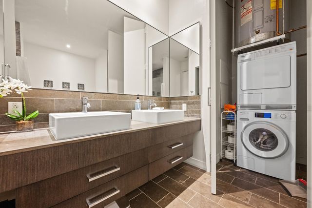 210 Lavaca ST 1902, Austin, TX 78701