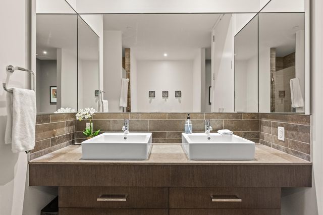 210 Lavaca ST 1902, Austin, TX 78701
