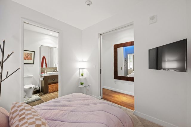 210 Lavaca ST 1902, Austin, TX 78701