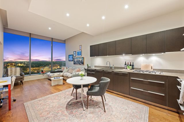210 Lavaca ST 1902, Austin, TX 78701