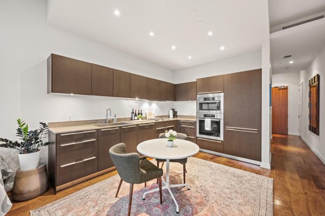210 Lavaca ST 1902, Austin, TX 78701