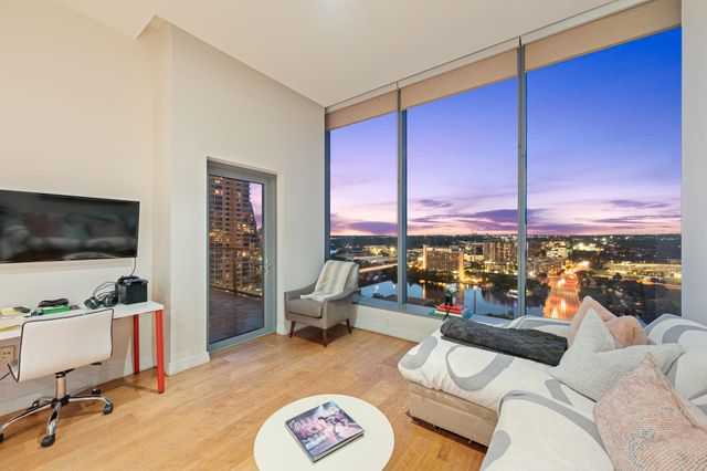 210 Lavaca ST 1902, Austin, TX 78701
