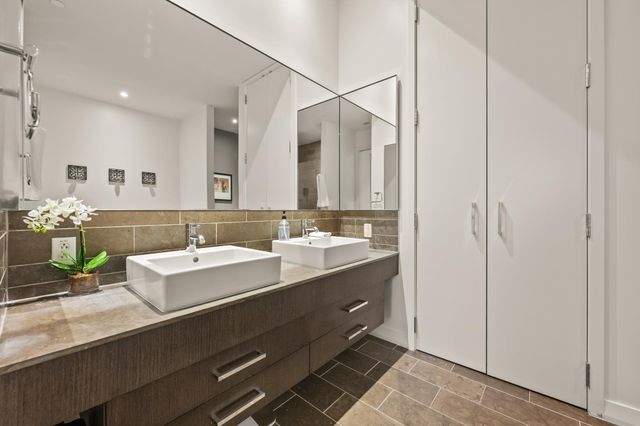 210 Lavaca ST 1902, Austin, TX 78701