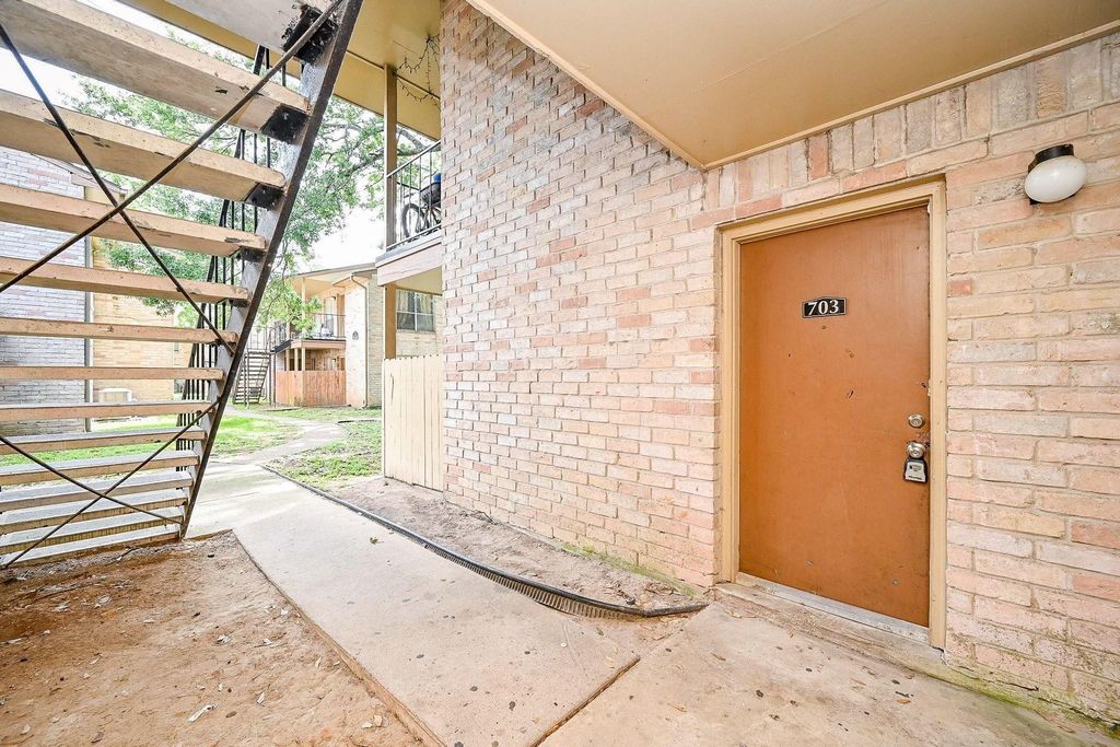 16303 Lyons School Road 703, Spring, TX 77379