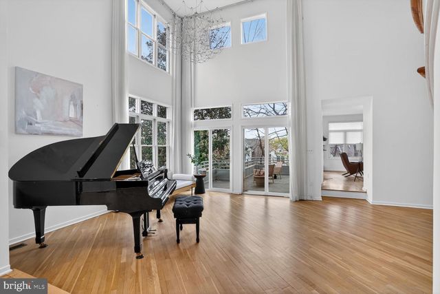 2028 BEACON PL, Reston, VA 20191