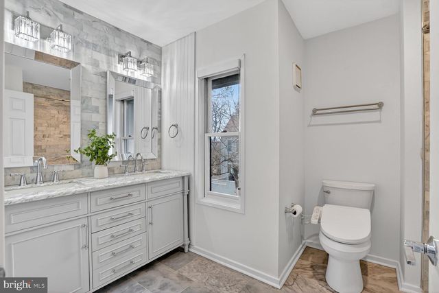 2028 BEACON PL, Reston, VA 20191