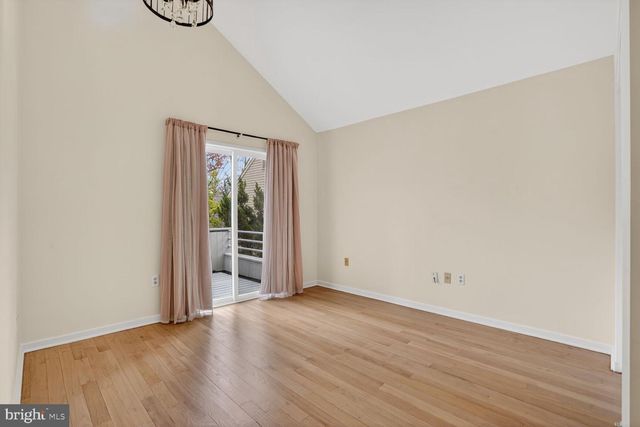 2028 BEACON PL, Reston, VA 20191