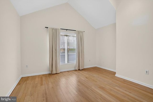 2028 BEACON PL, Reston, VA 20191