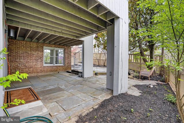 2028 BEACON PL, Reston, VA 20191