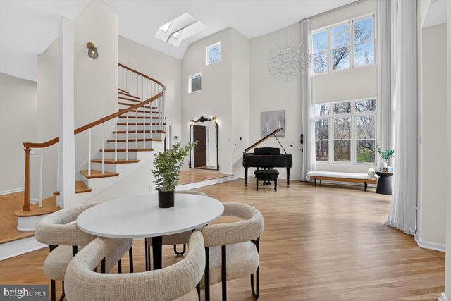 2028 BEACON PL, Reston, VA 20191