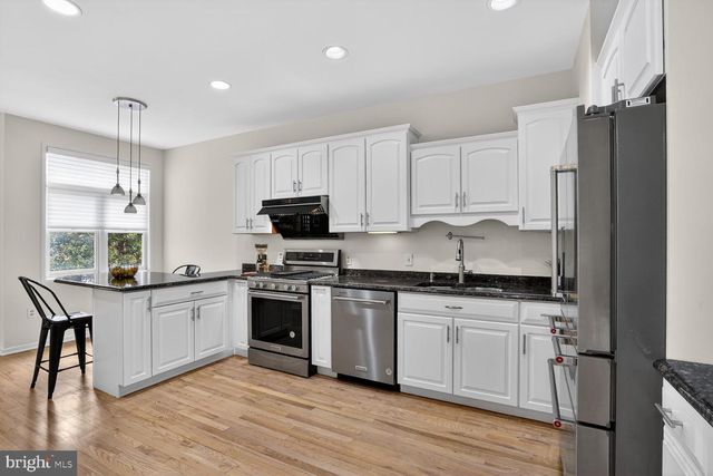 2028 BEACON PL, Reston, VA 20191