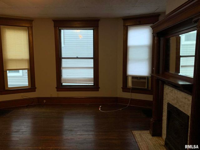 1631 N CALIFORNIA Avenue, Peoria, IL 61603