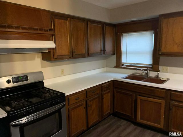 1631 N CALIFORNIA Avenue, Peoria, IL 61603