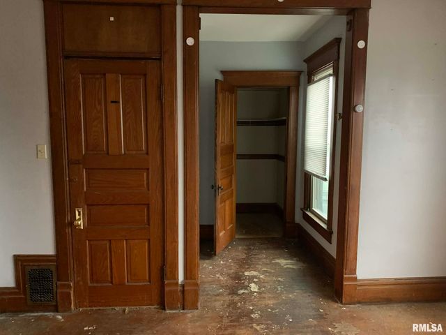 1631 N CALIFORNIA Avenue, Peoria, IL 61603