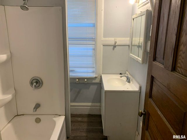 1631 N CALIFORNIA Avenue, Peoria, IL 61603