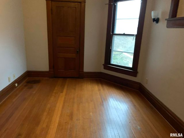 1631 N CALIFORNIA Avenue, Peoria, IL 61603