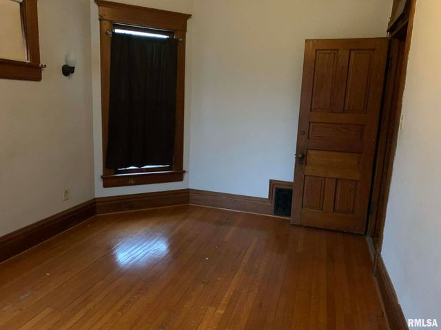 1631 N CALIFORNIA Avenue, Peoria, IL 61603