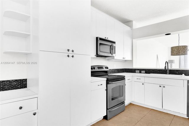 10730 NW 66th St 113, Doral, FL 33178