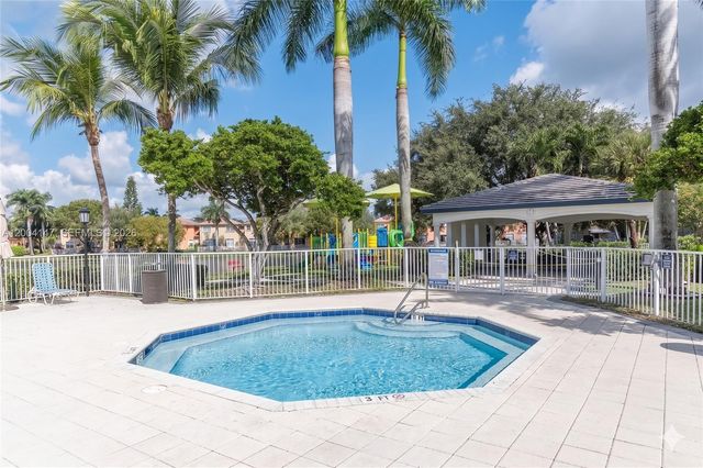 10730 NW 66th St 113, Doral, FL 33178