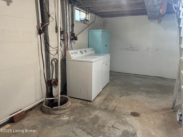 5301 Adkins Rd, Louisville, KY 40219