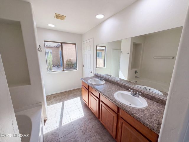 6550 W Wolf Valley Way, Tucson, AZ 85757