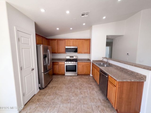 6550 W Wolf Valley Way, Tucson, AZ 85757